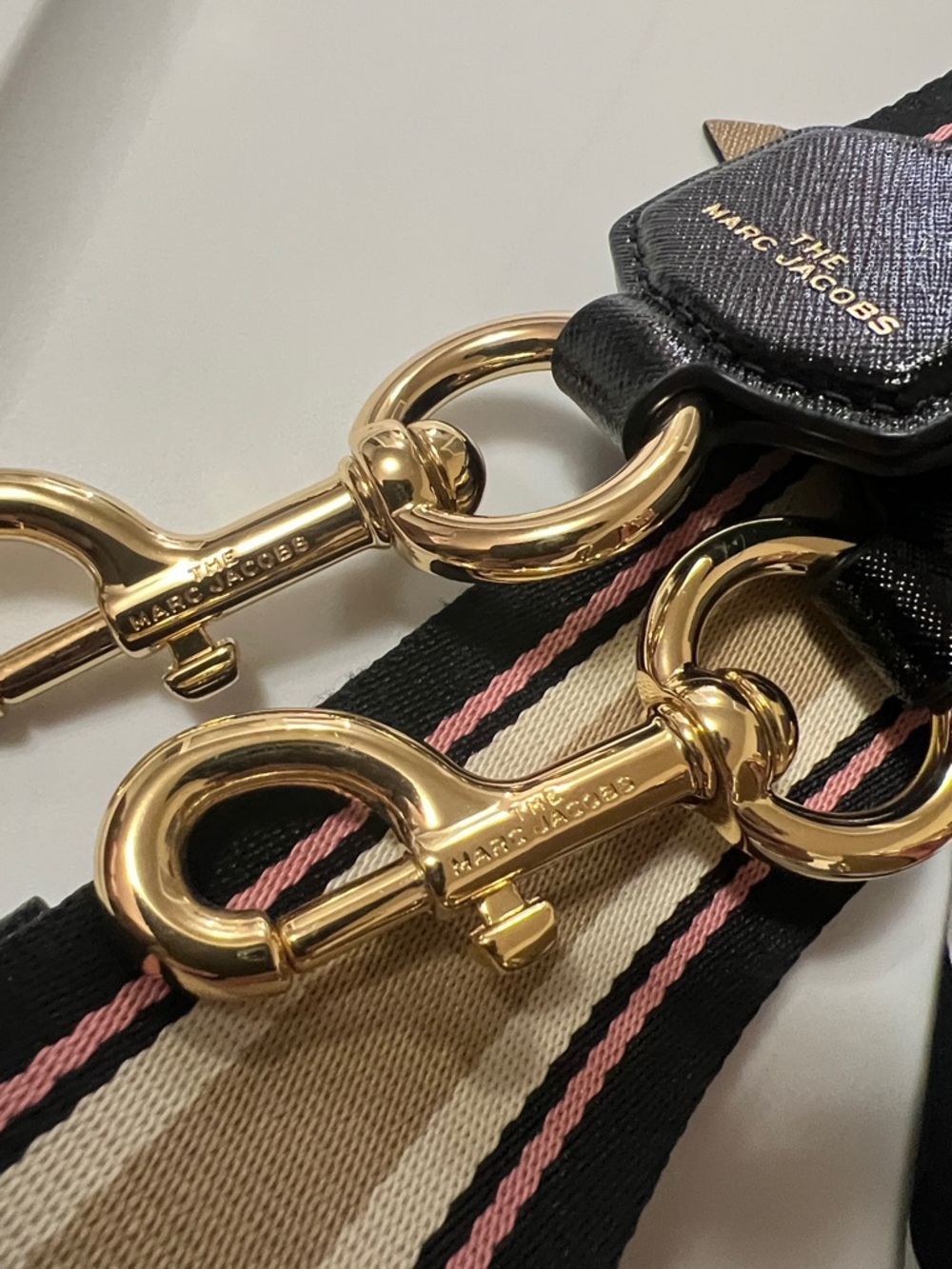 Marc Jacobs Beige and Pink Snapshot Leather Crossbody with Gold Hardware - Picture 5 of 10